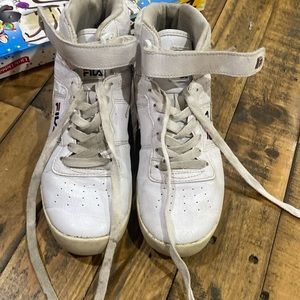 white vintage fila shoes